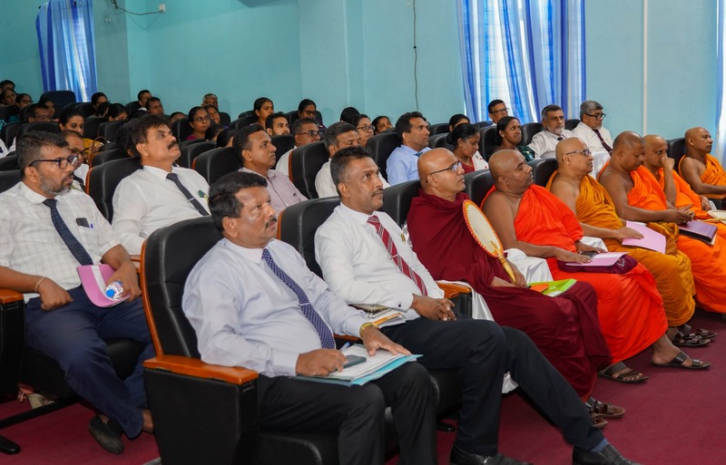 crowd at harini amarsooriya speech